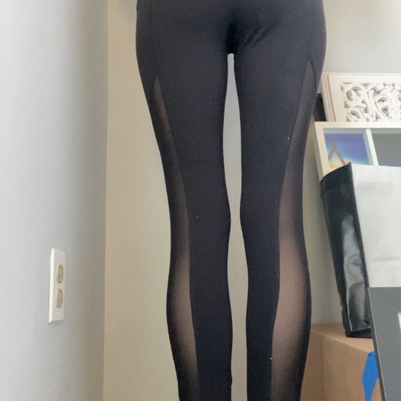 ❌SOLD Aritzia Tna Black Stride Leggings - Picture 11 of 13